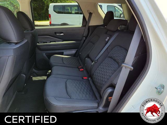 Used 2022 Nissan Pathfinder SV AWD/4WD image 16