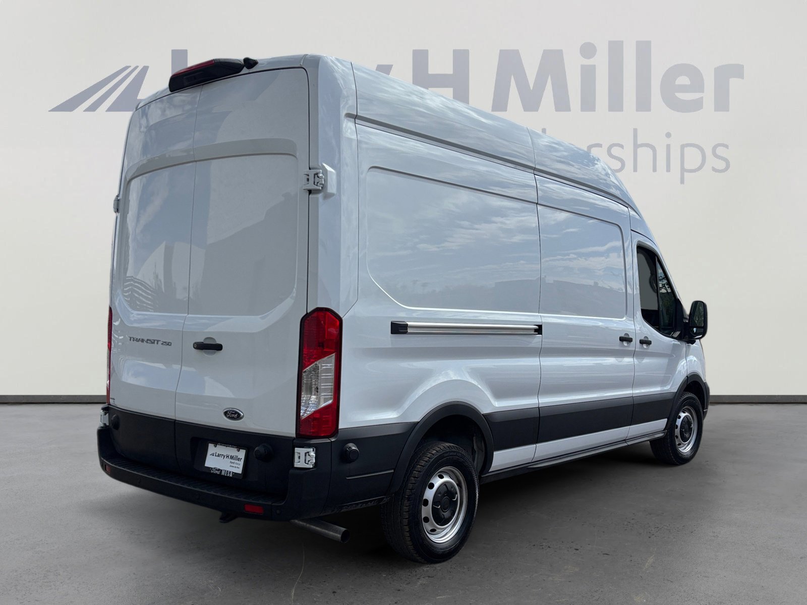 Certified 2025 Ford Transit 250 148 High Roof image 5
