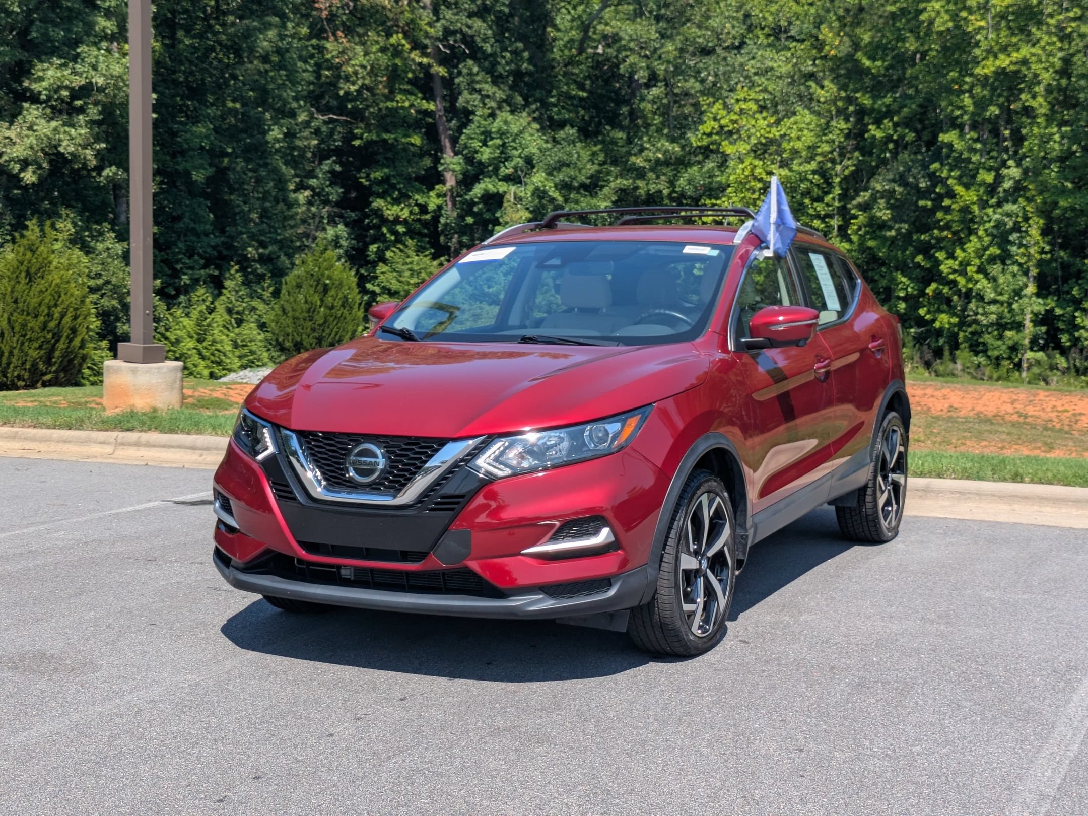 Used 2021 Nissan Rogue Sport SL FWD image 6