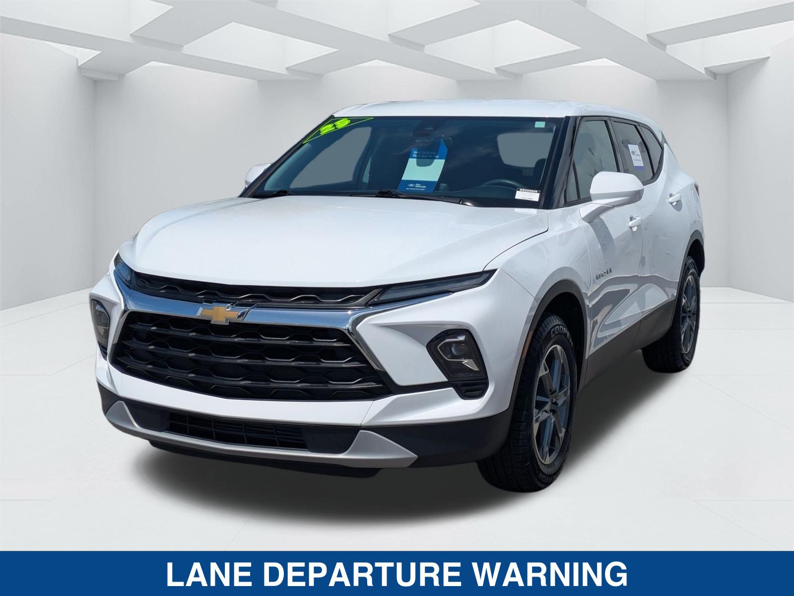 Used 2025 Chevrolet Blazer LT FWD image 8