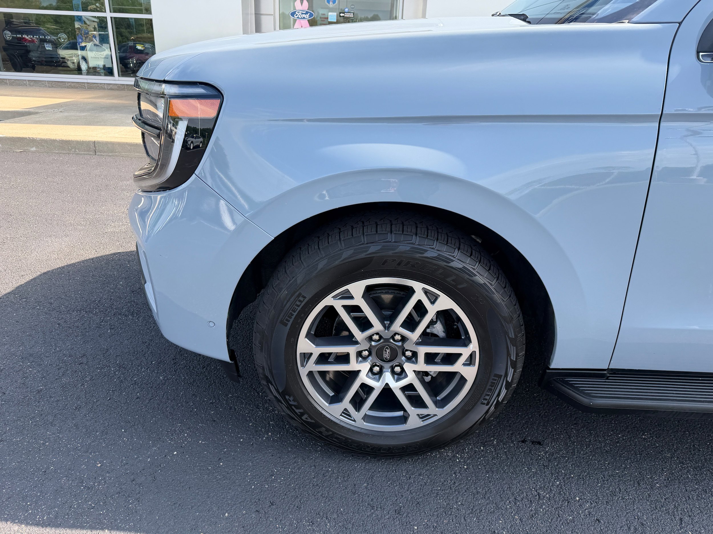 Certified 2025 Ford Expedition Active AWD/4WD image 11