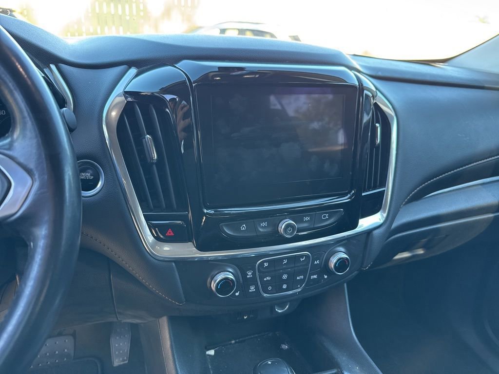 Used 2020 Chevrolet Traverse LT image 15