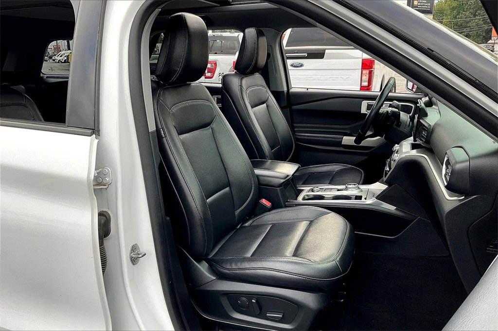 Certified 2020 Ford Explorer XLT w/ Equipment Group 202A image 6