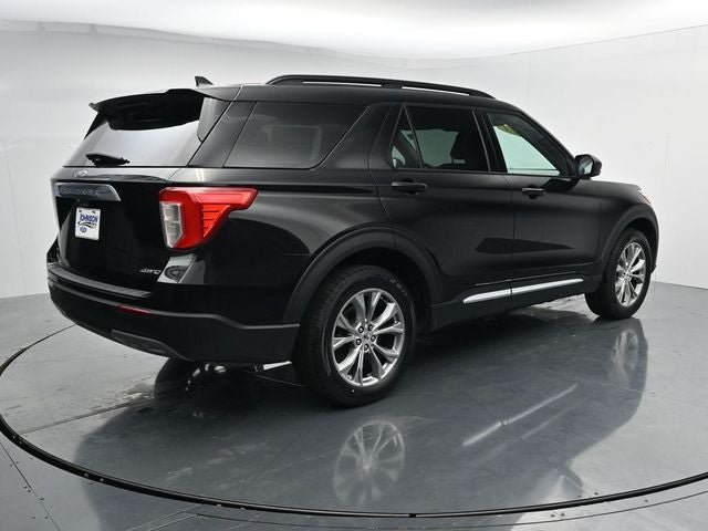 Certified 2023 Ford Explorer XLT w/ Equipment Group 202A AWD/4WD image 9