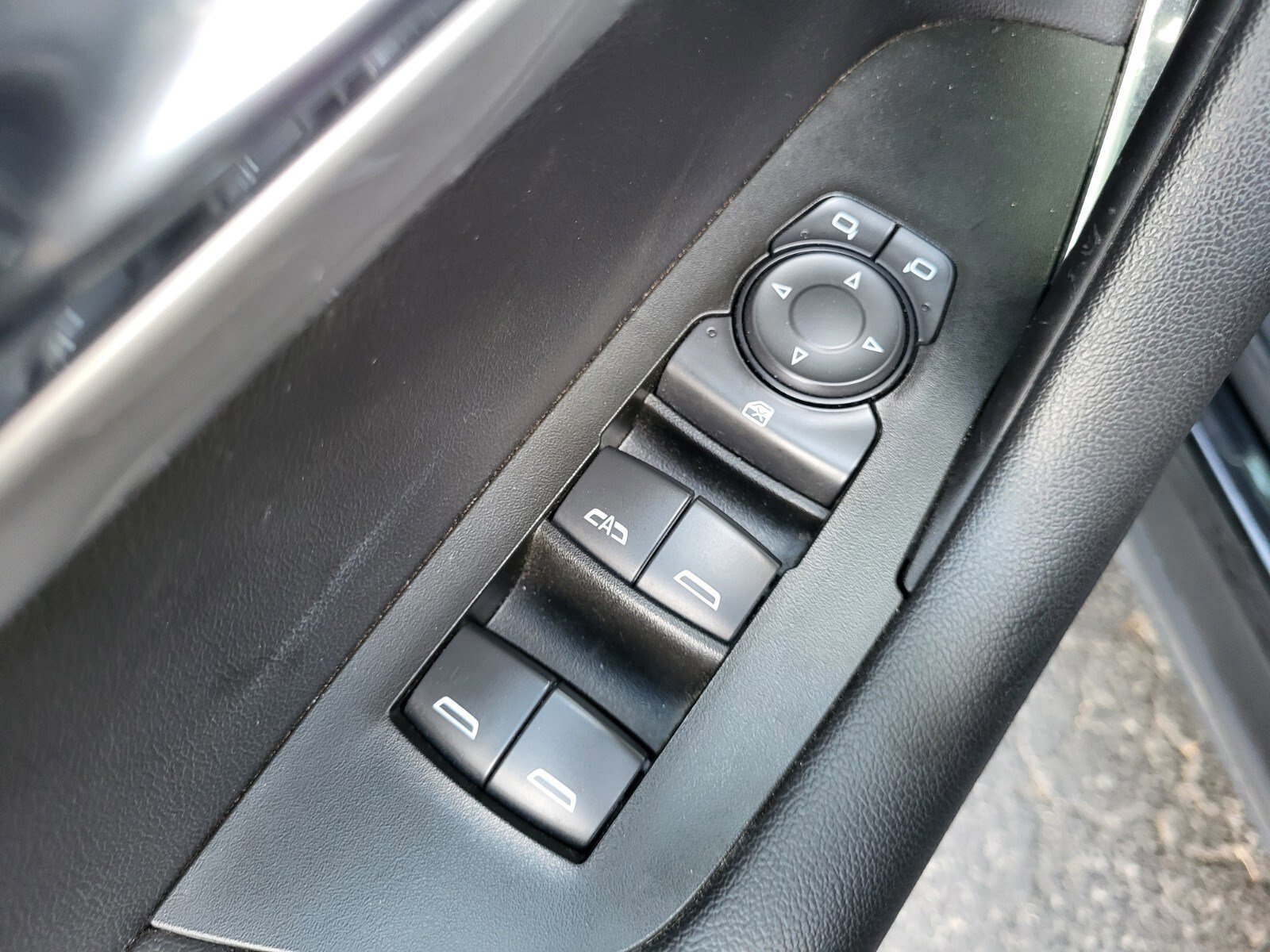 Used 2025 Chevrolet Blazer LT image 18