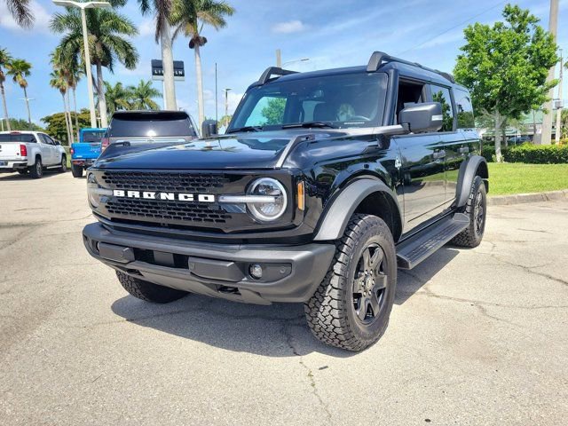 Certified 2025 Ford Bronco Outer Banks AWD/4WD image 3