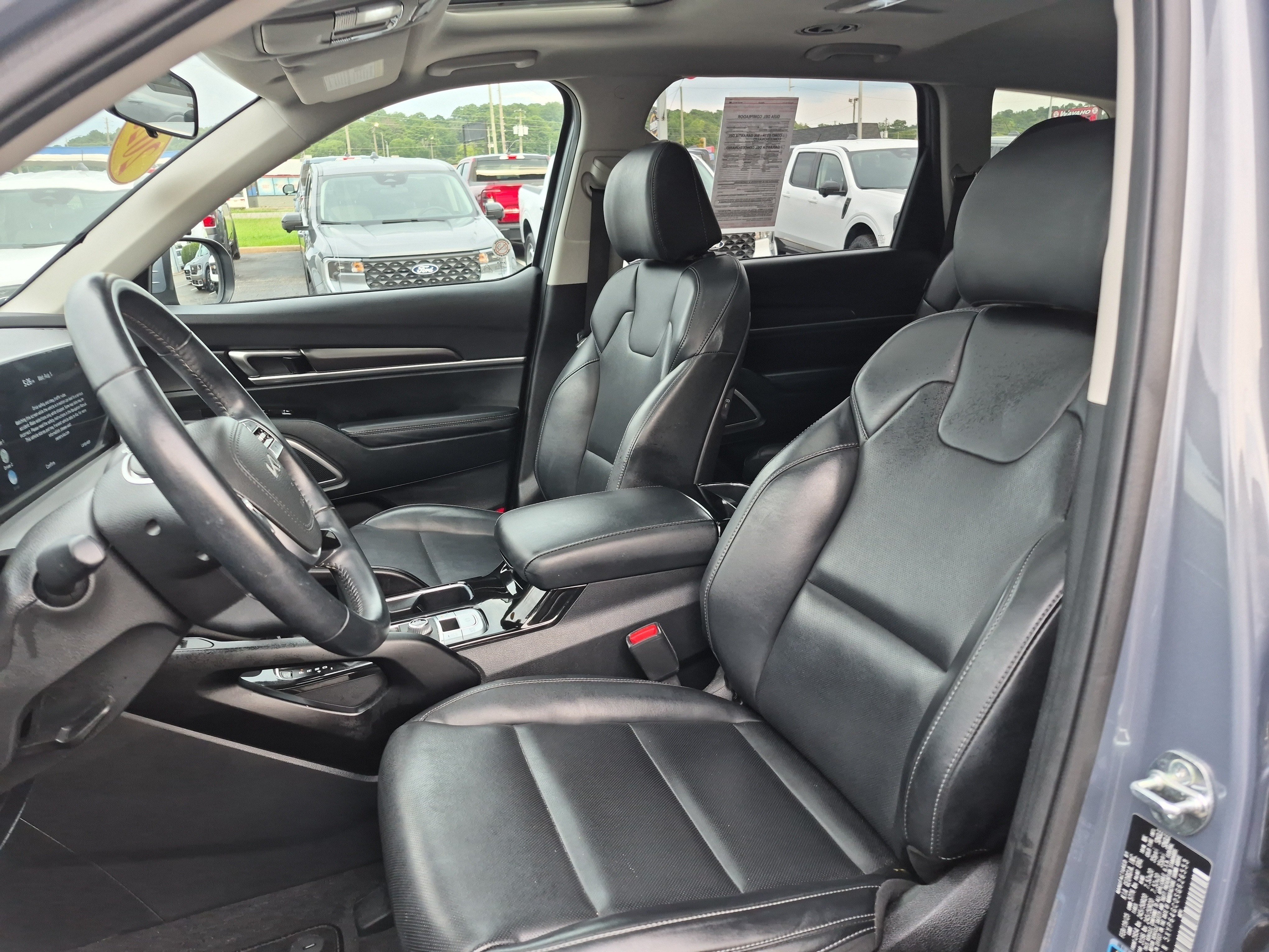 Used 2025 Kia Telluride S FWD image 11