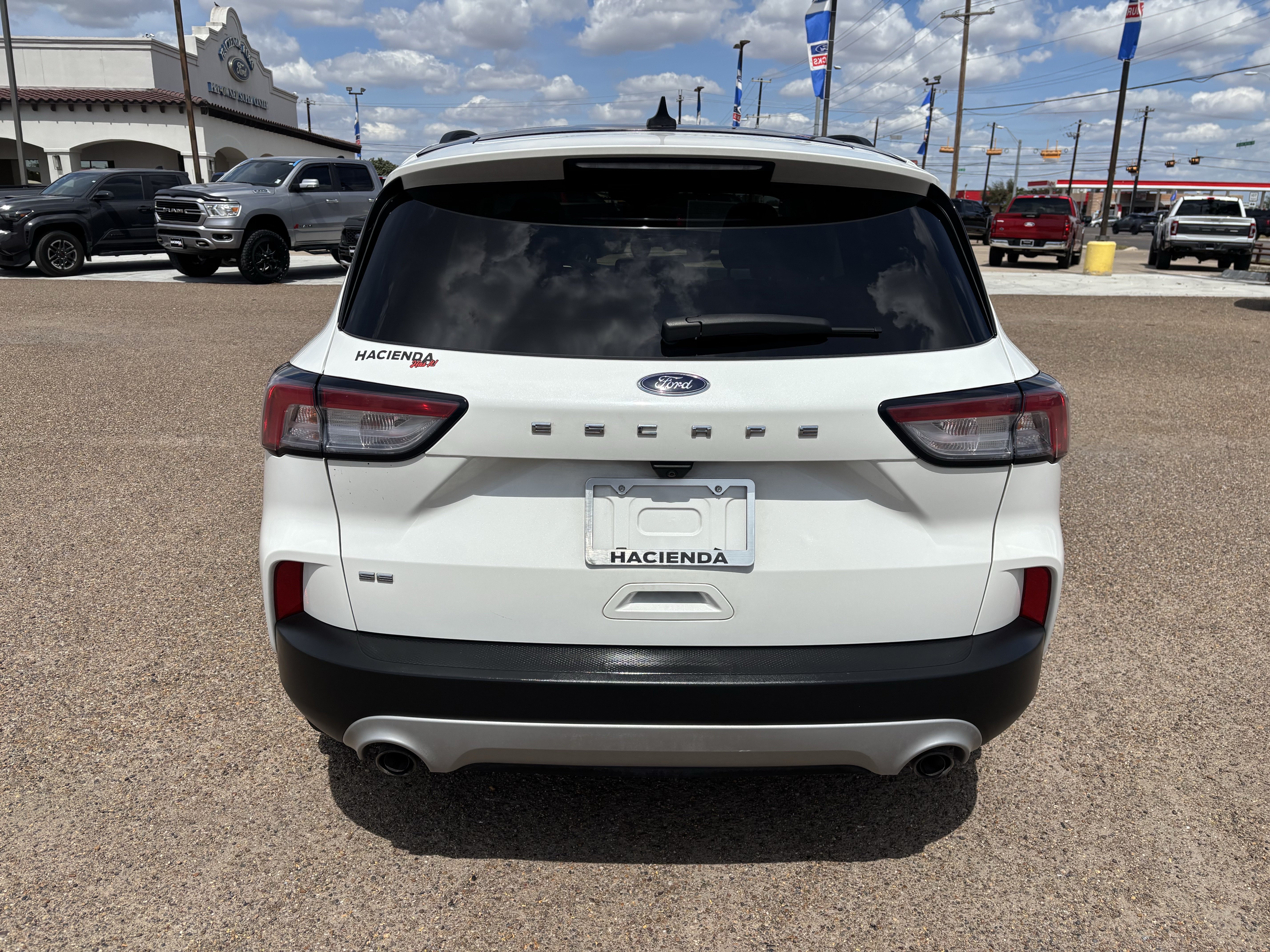 Certified 2022 Ford Escape SE FWD image 3