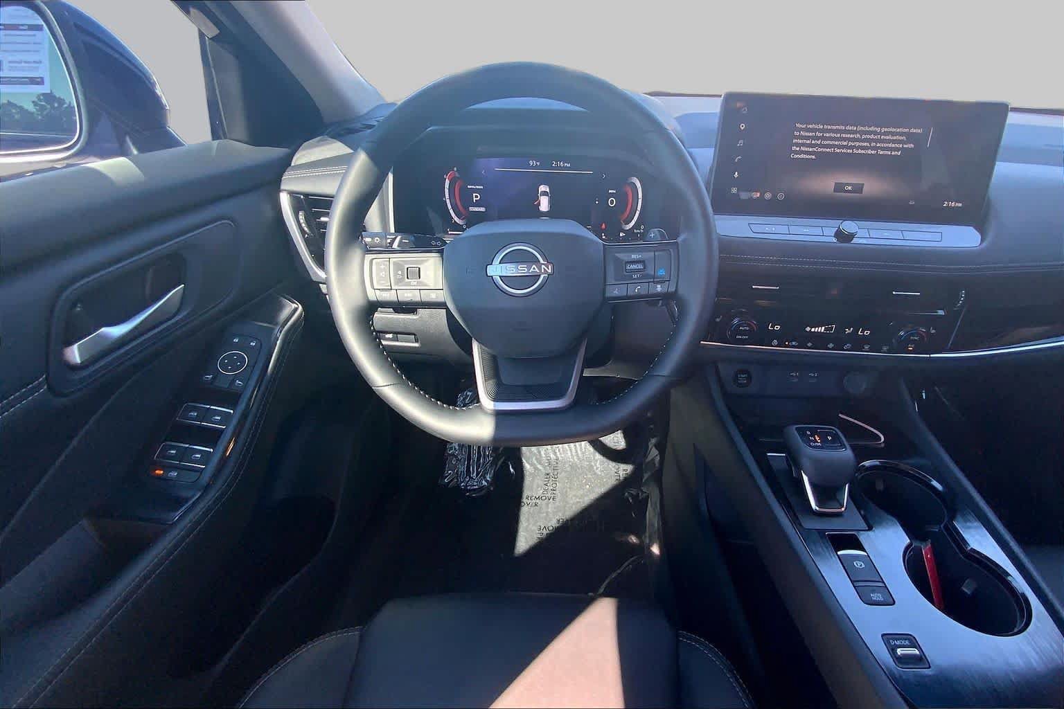 Used 2025 Nissan Rogue SL FWD image 6