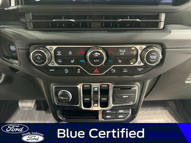 Used 2024 Jeep Wrangler Unlimited Sahara w/ Technology Group image 17