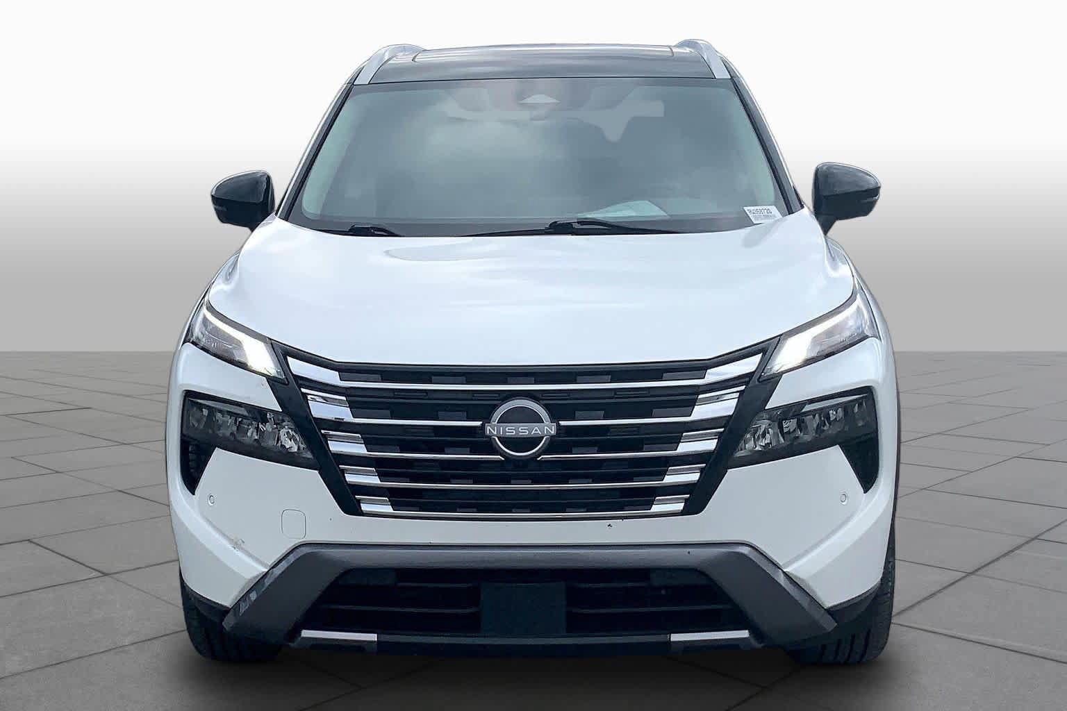 Used 2024 Nissan Rogue SL w/ SL Premium Package FWD image 4