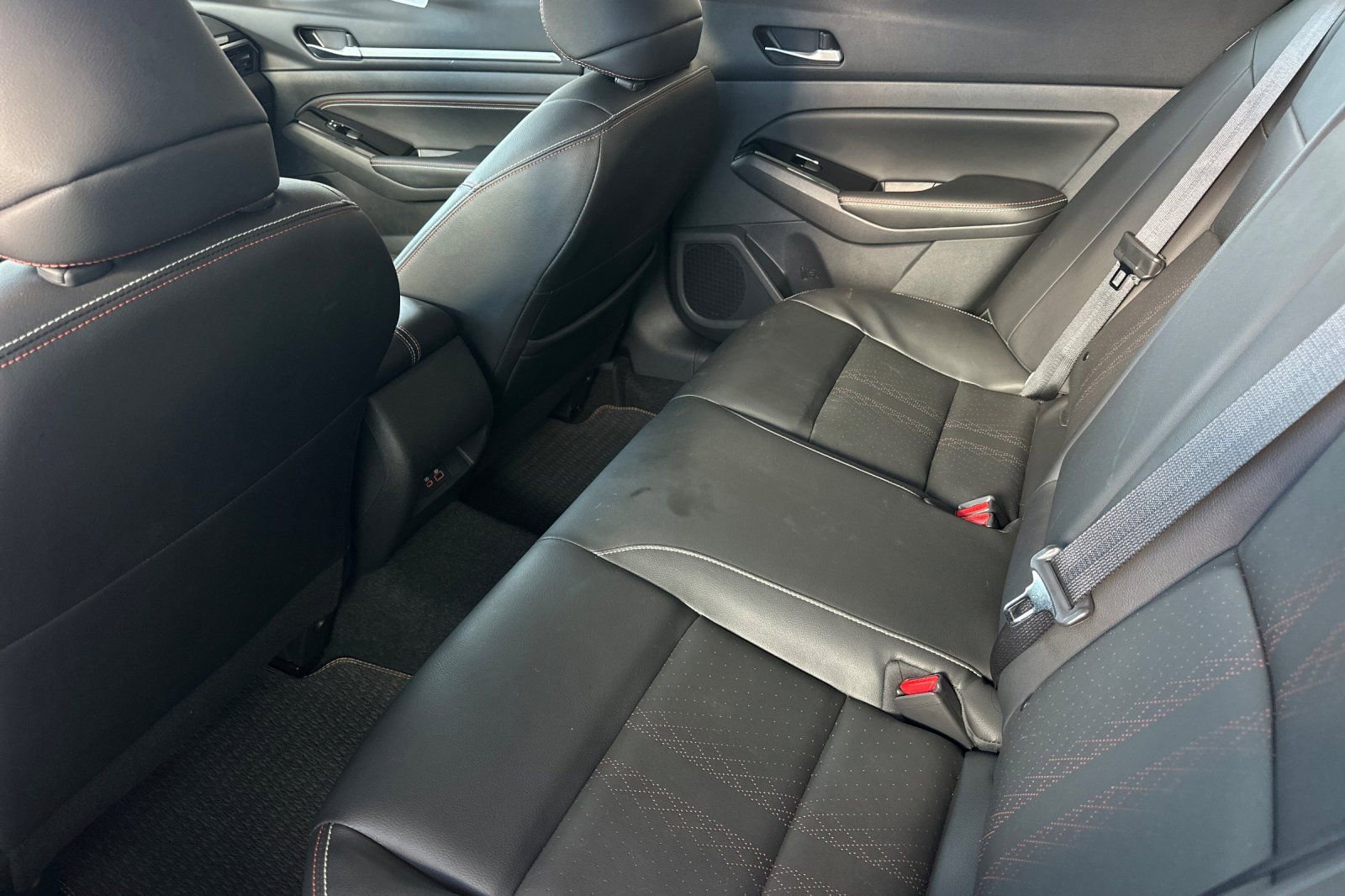 Used 2023 Nissan Altima 2.5 SR w/ SR Premium Package FWD image 11