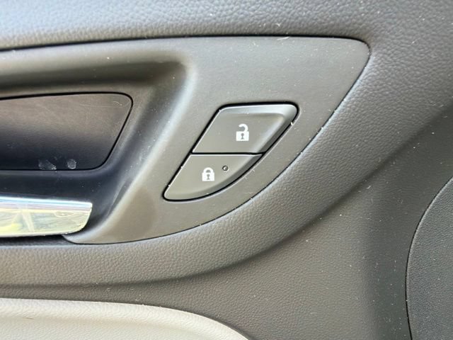 Used 2023 Chevrolet Equinox LS w/ LPO, Cargo Package FWD image 20