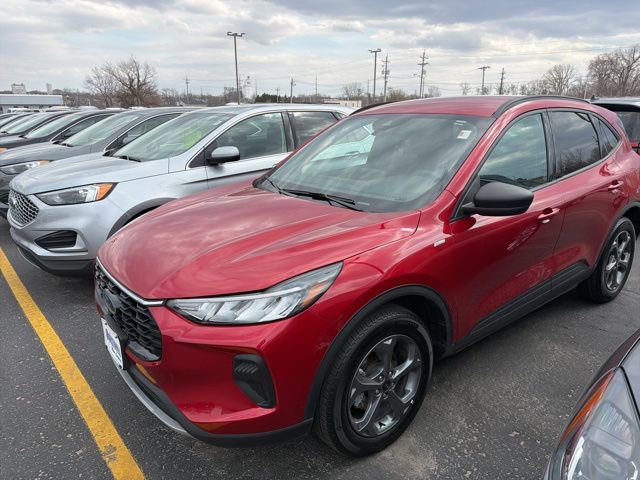 Certified 2025 Ford Escape ST-Line image 1