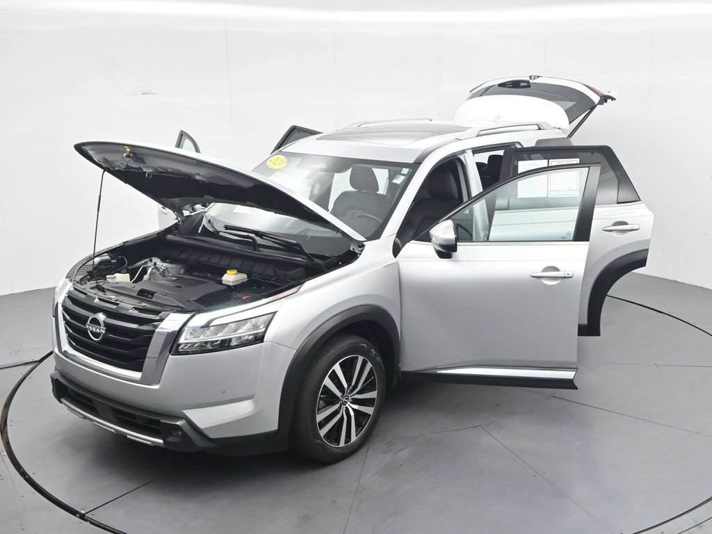 Used 2023 Nissan Pathfinder Platinum AWD/4WD image 49