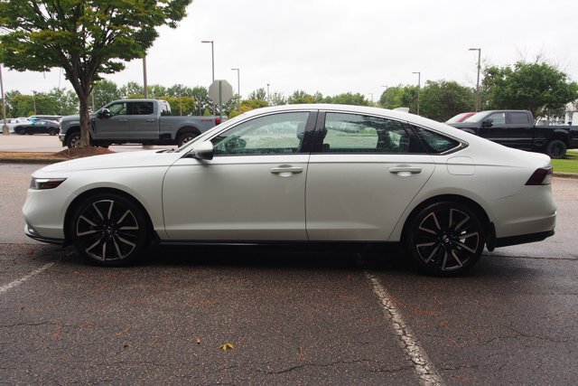 Used 2024 Honda Accord Touring image 4