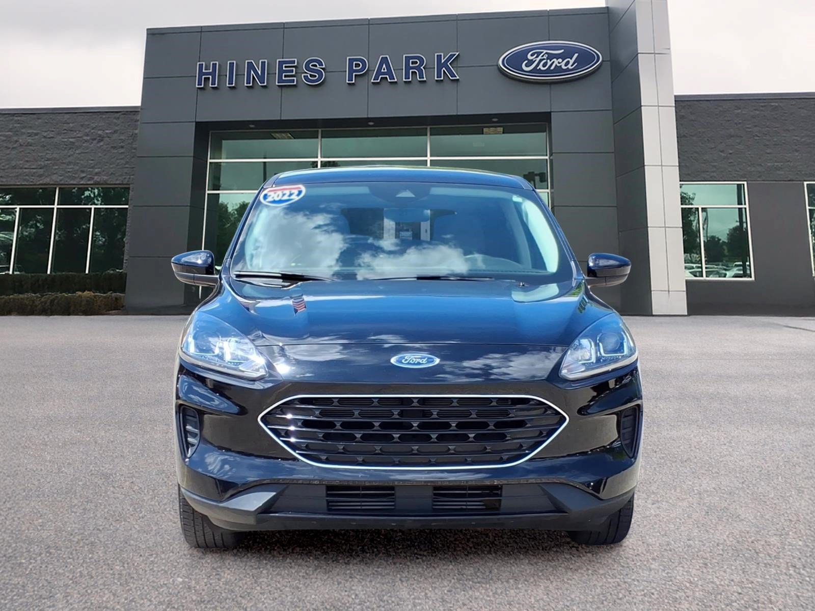 Certified 2022 Ford Escape SE w/ SE Sport Appearance Package AWD/4WD image 2
