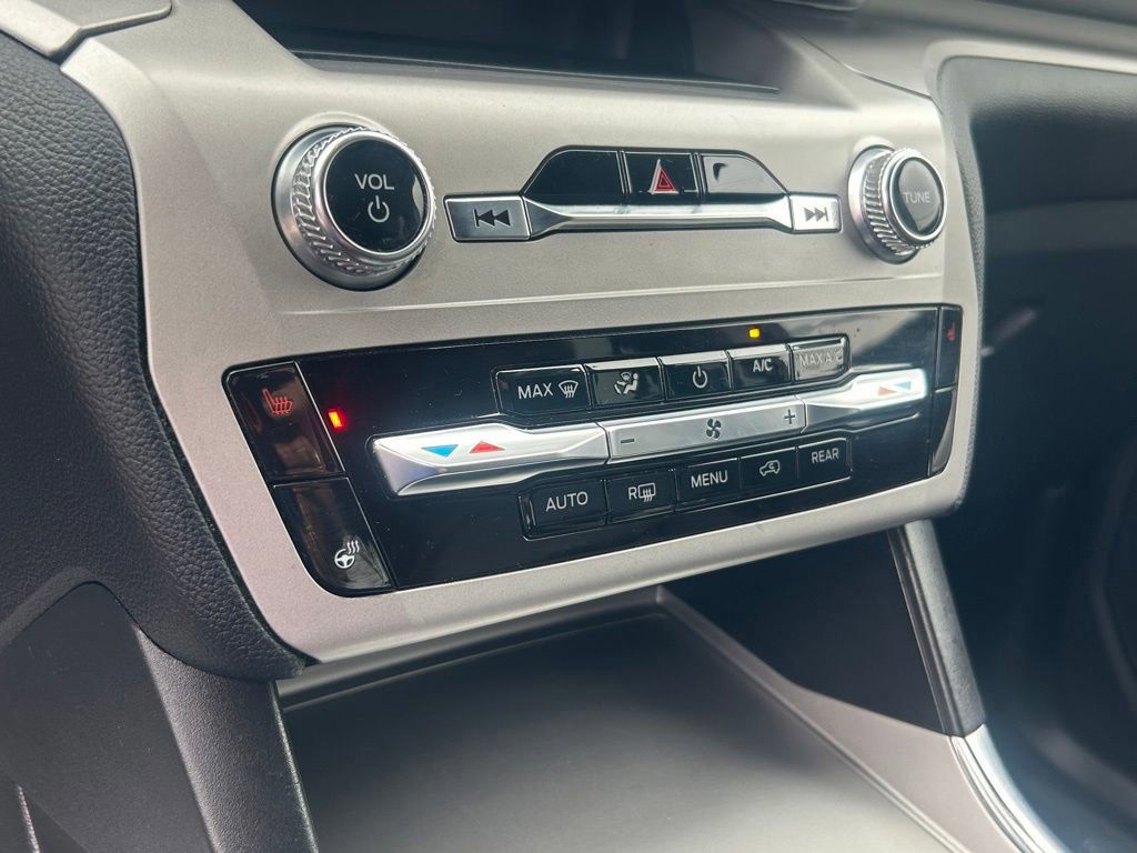 Certified 2022 Ford Explorer XLT w/ Equipment Group 202A image 39