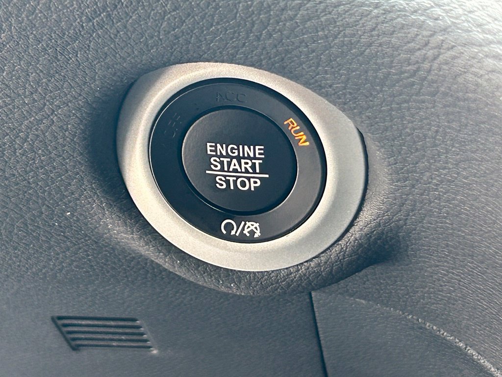 Used 2026 Chrysler Pacifica Limited FWD image 44