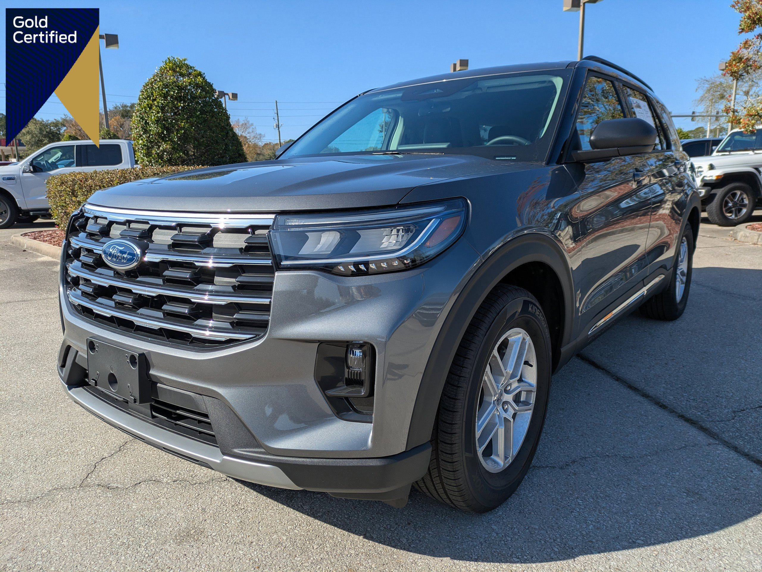 Certified 2025 Ford Explorer Active w/ Active Comfort Package image 1