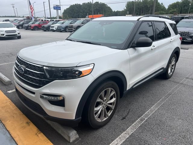 Certified 2024 Ford Explorer XLT w/ Equipment Group 202A RWD image 3