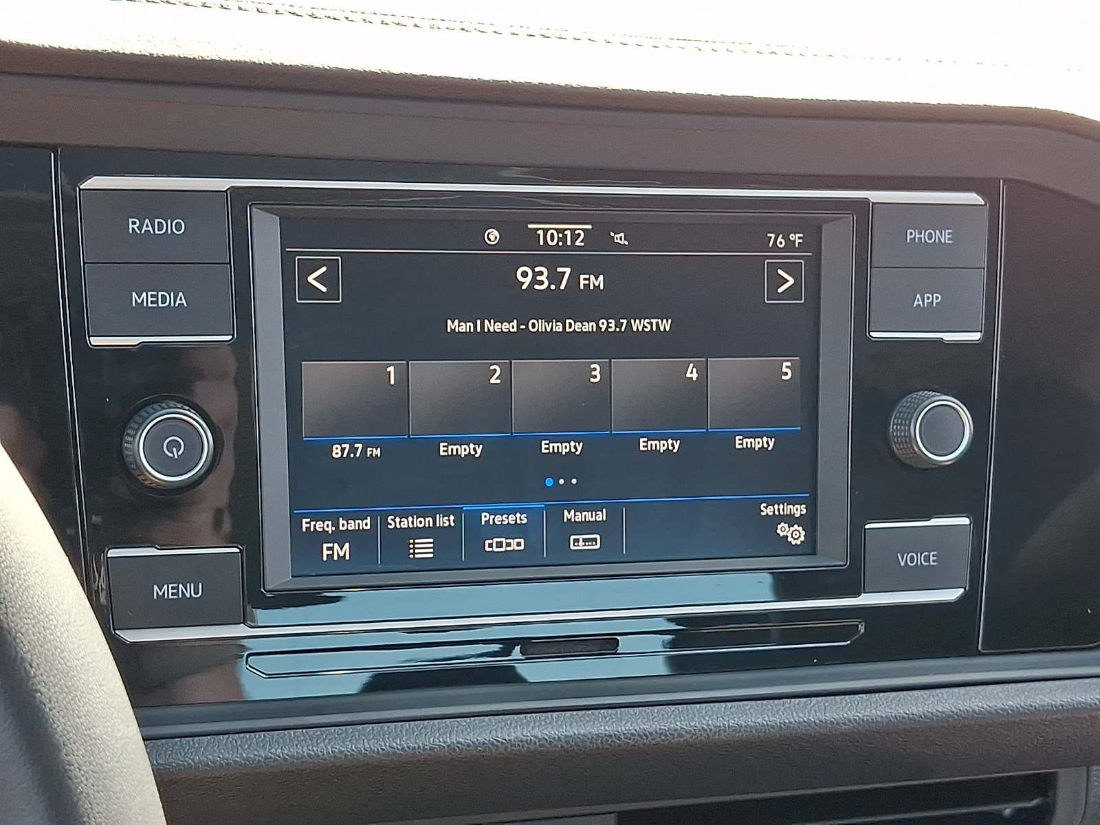 Used 2022 Volkswagen Jetta SE FWD image 24