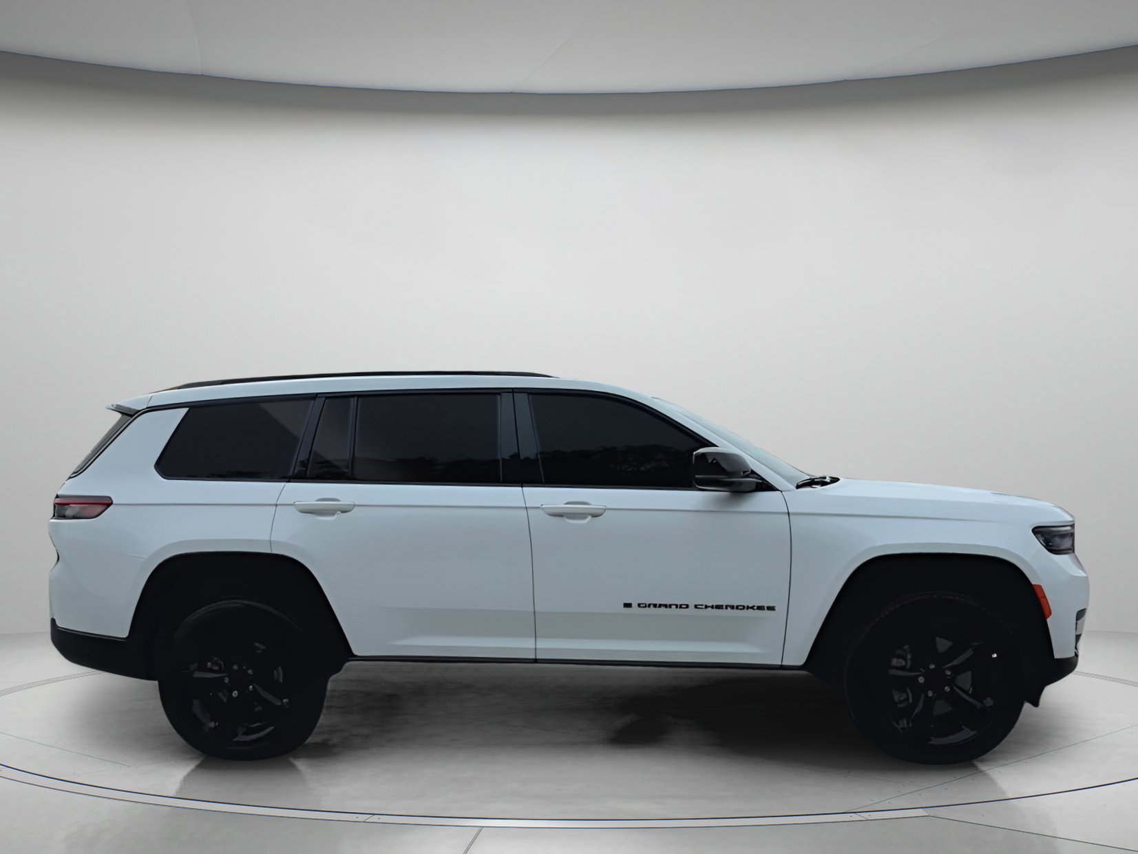 Used 2025 Jeep Grand Cherokee L Altitude image 24