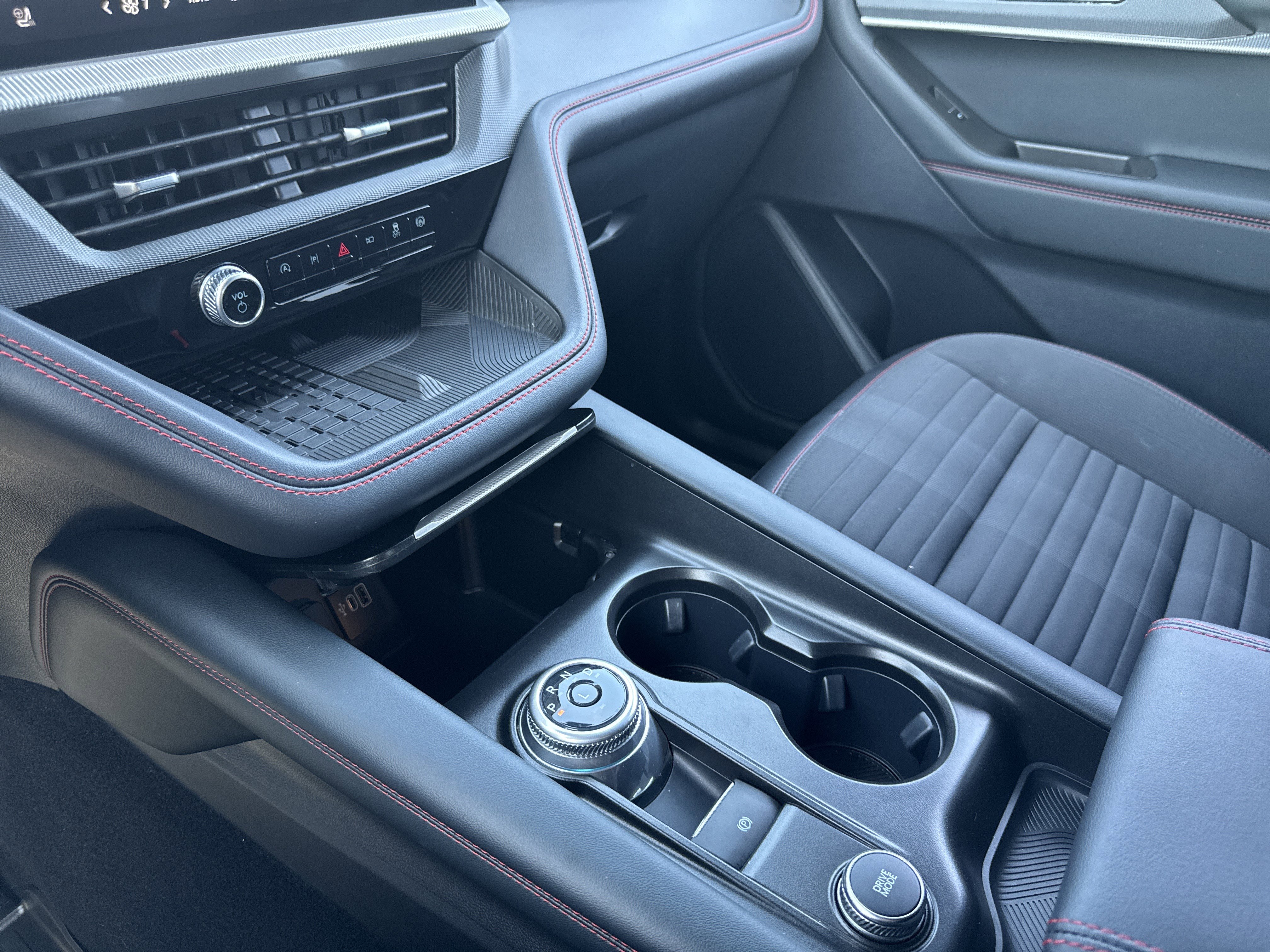 Certified 2025 Ford Explorer ST-Line w/ Premium Package RWD image 33