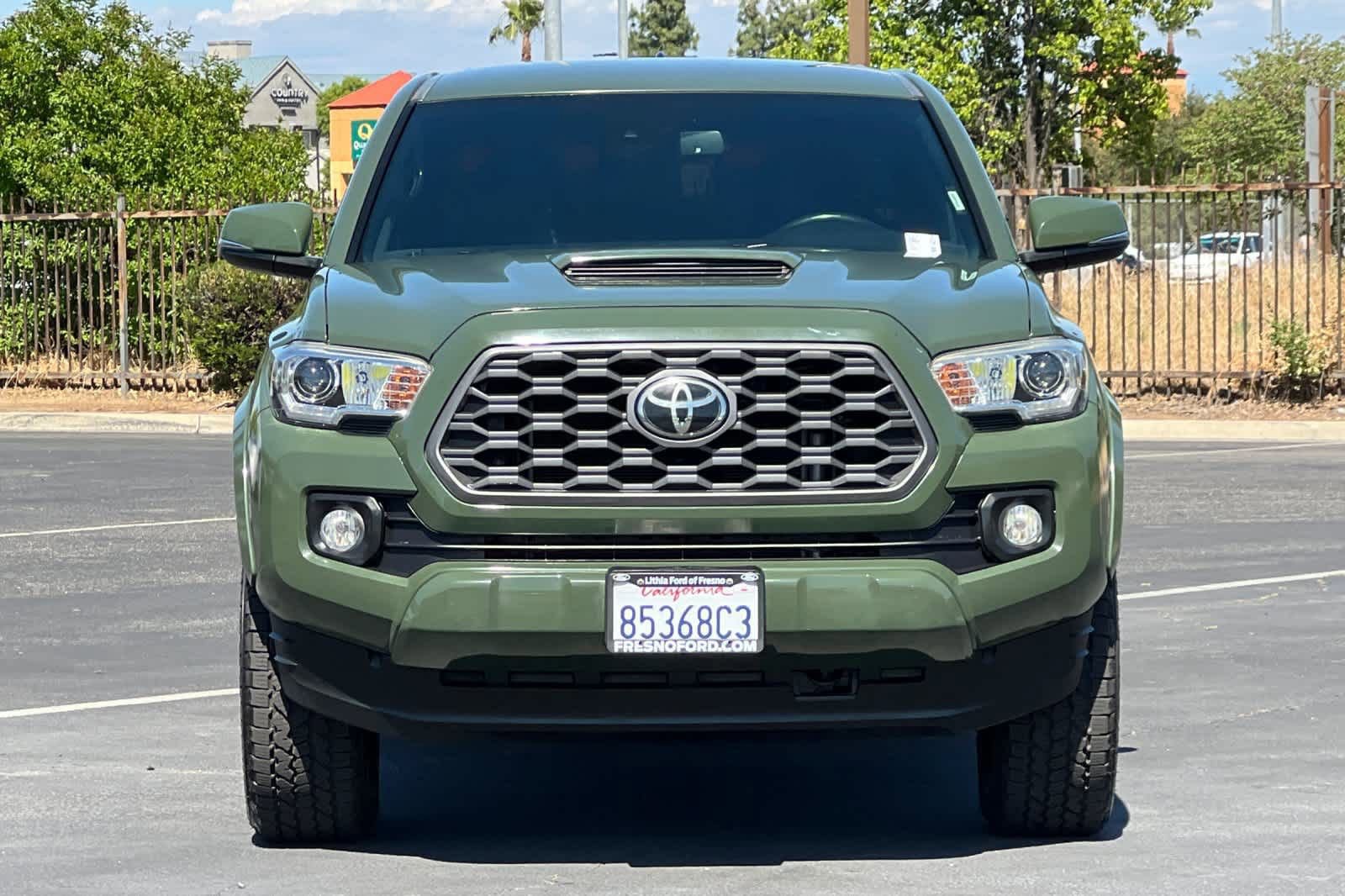 Used 2021 Toyota Tacoma TRD Sport w/ Technology Package RWD image 8