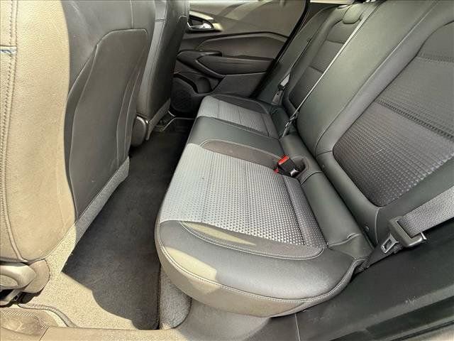 Used 2025 Chevrolet Trax LT image 13