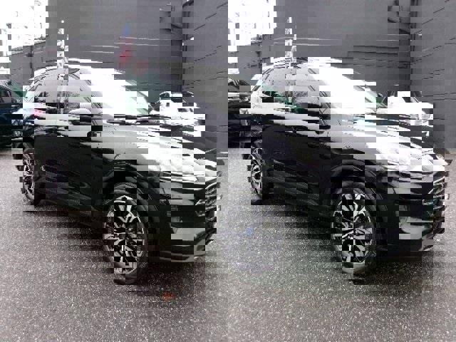 Certified 2022 Ford Escape SE w/ SE Sport Appearance Package image 2