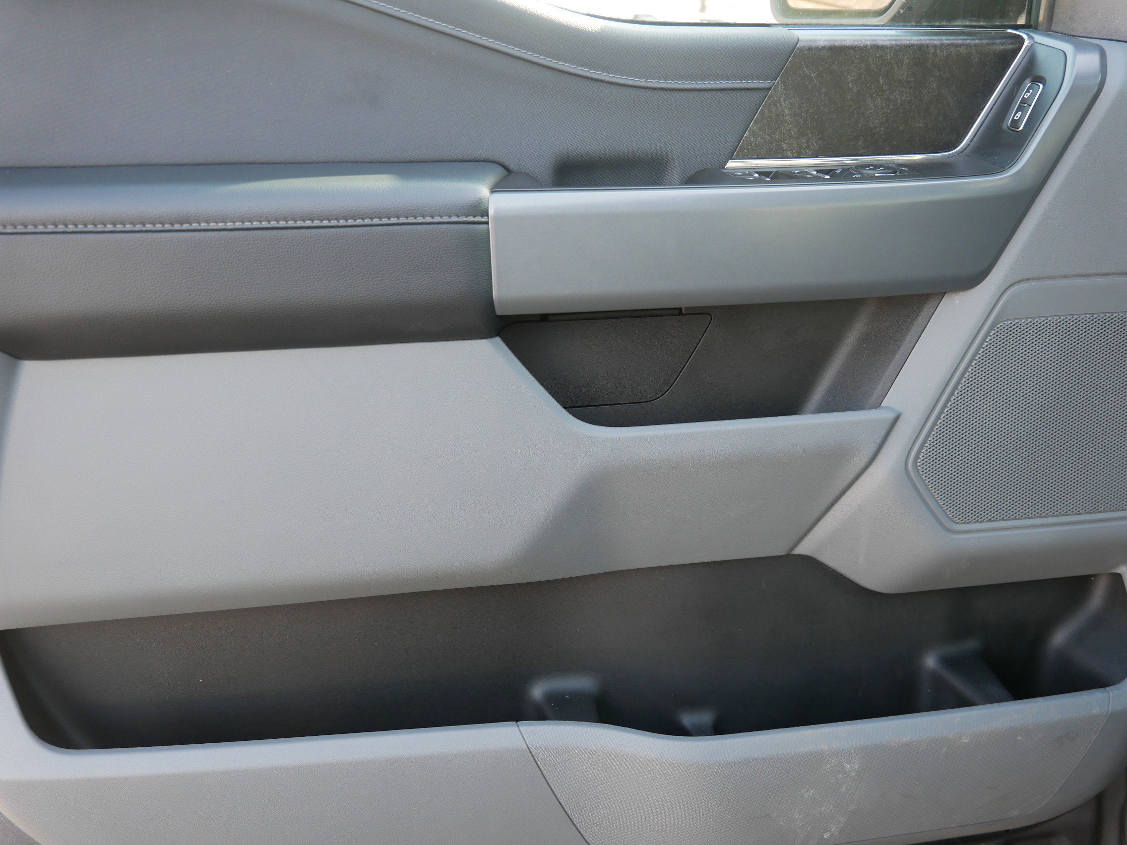 Certified 2022 Ford F150 XLT w/ Equipment Group 302A High image 11