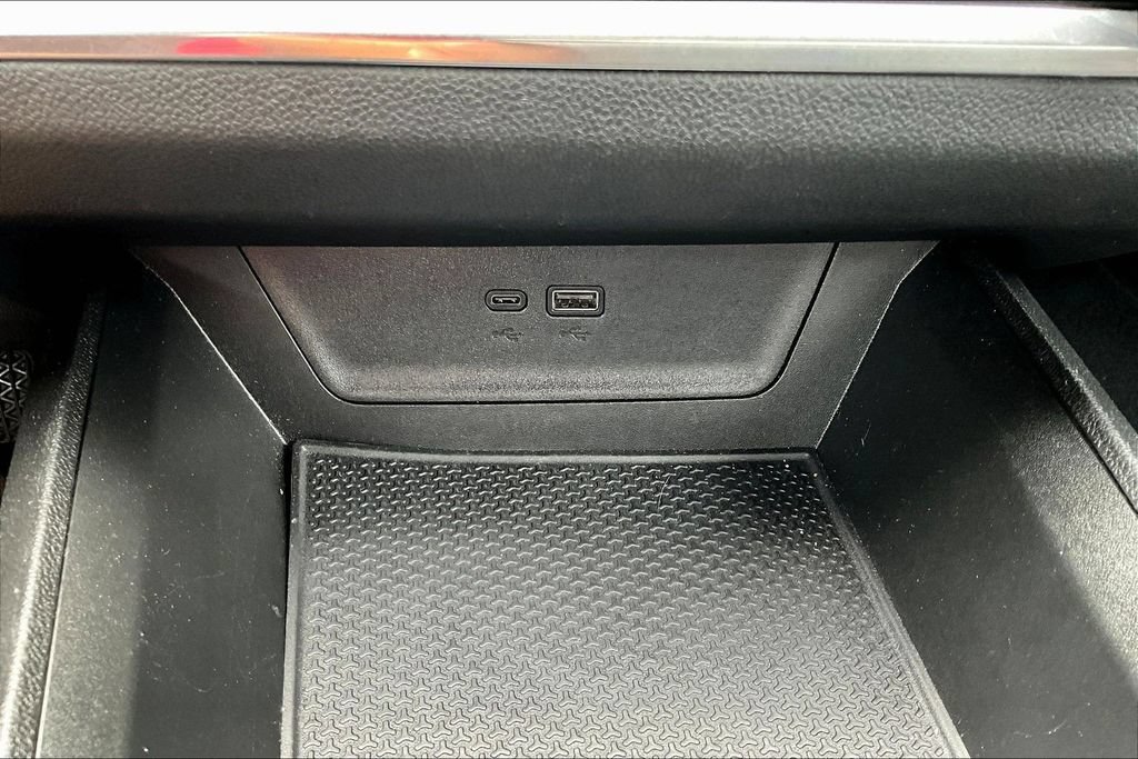Used 2025 Chevrolet Equinox LT AWD/4WD image 16