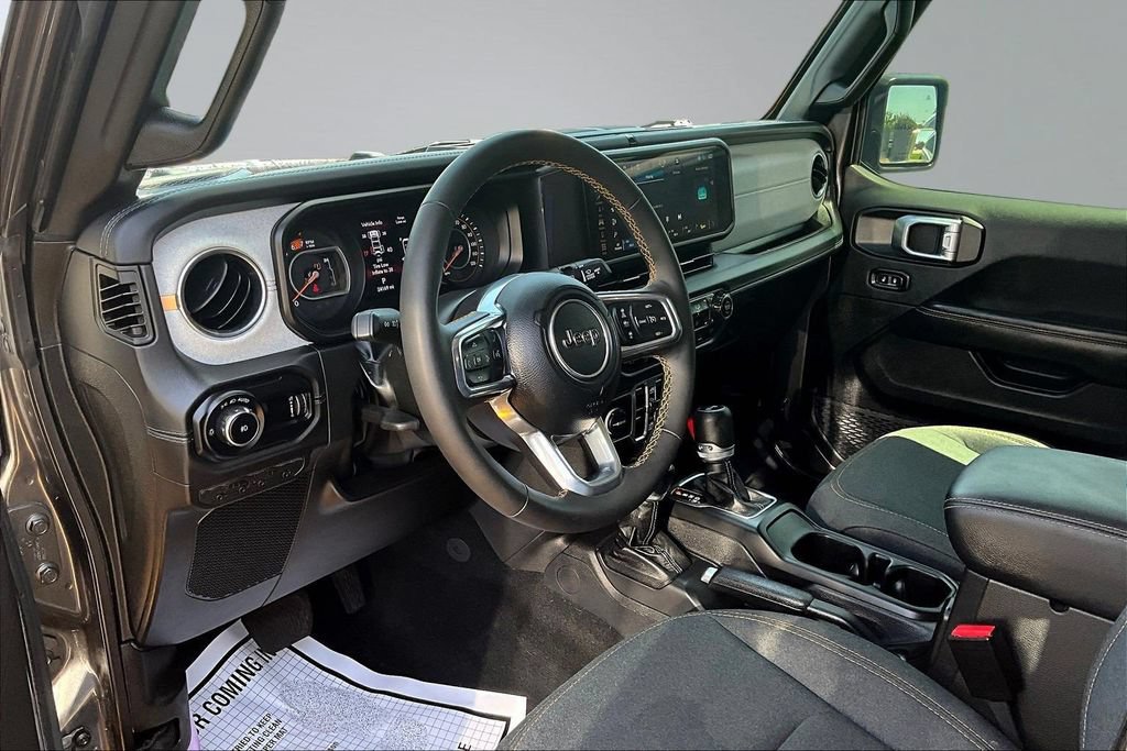 Used 2024 Jeep Wrangler Unlimited Sahara w/ Technology Group AWD/4WD image 16