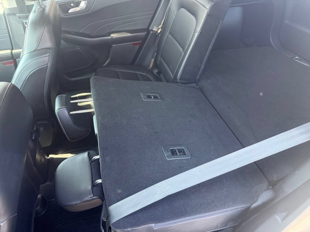 Certified 2022 Ford Escape SEL w/ Technology Package FWD image 40