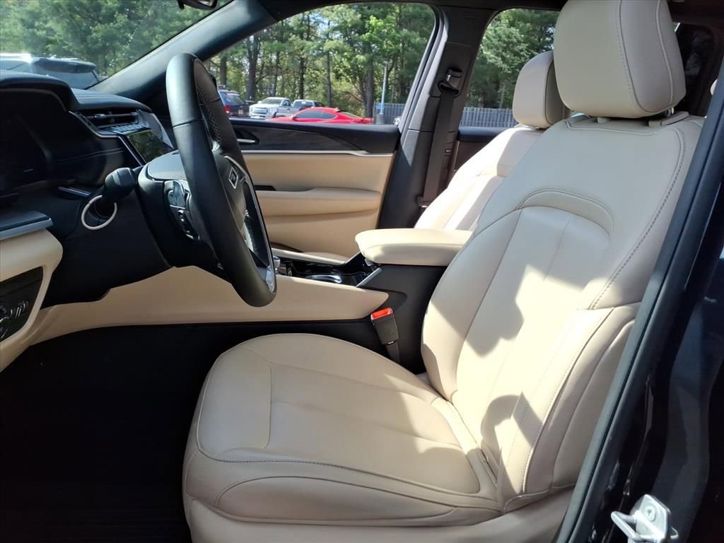 Used 2023 Jeep Grand Cherokee L Limited AWD/4WD image 18