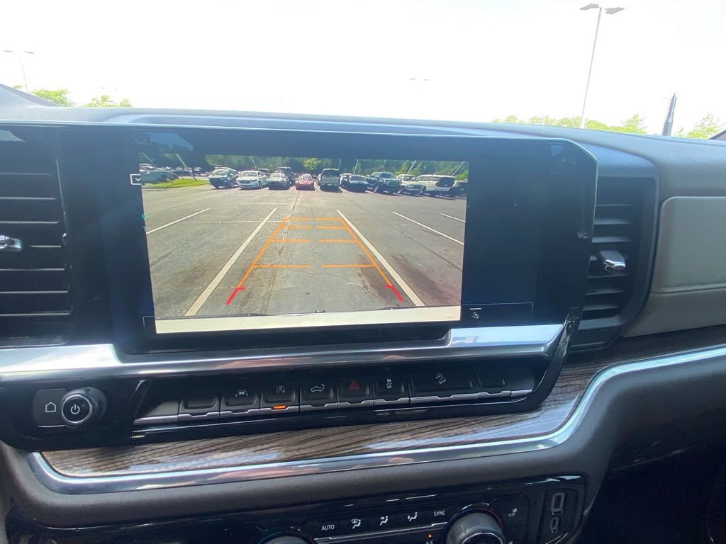 Used 2024 Chevrolet Silverado 1500 LT w/ Z71 Off-Road Package image 17