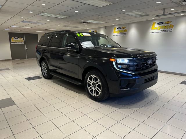 Certified 2025 Ford Expedition Active AWD/4WD image 1