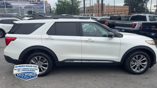Certified 2022 Ford Explorer XLT w/ Equipment Group 202A AWD/4WD image 4
