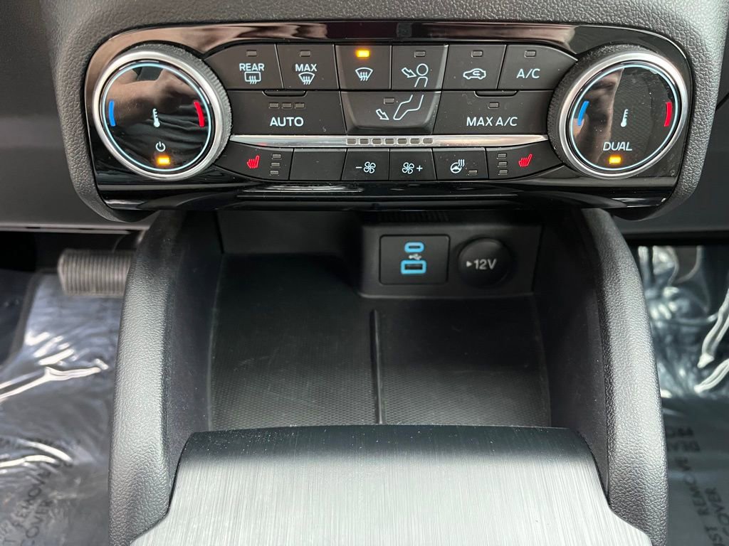 Certified 2022 Ford Escape SE w/ SE Sport Appearance Package image 14