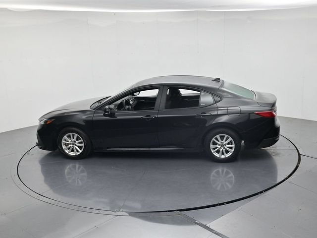 Used 2025 Toyota Camry LE FWD image 43