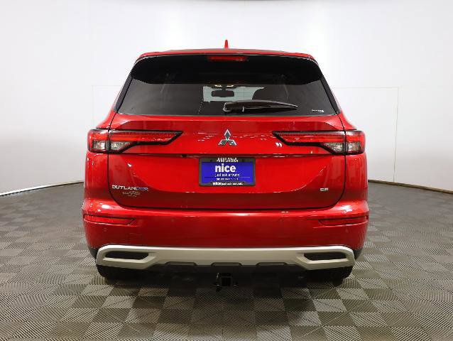 Used 2023 Mitsubishi Outlander SE image 3