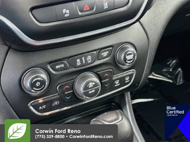 Used 2021 Jeep Cherokee Latitude Lux w/ Comfort/Convenience Group AWD/4WD image 18
