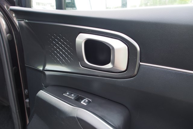 Used 2025 Kia Sorento EX w/ Panoramic Sunroof Package AWD/4WD image 13