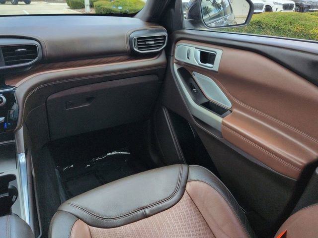 Certified 2022 Ford Explorer King Ranch w/ Technology Package AWD/4WD image 17