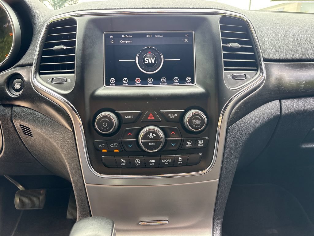 Used 2018 Jeep Grand Cherokee Laredo RWD image 23