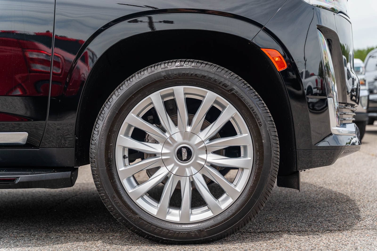 Used 2024 Cadillac Escalade Luxury w/ LPO, Floor Liner Package AWD/4WD image 9