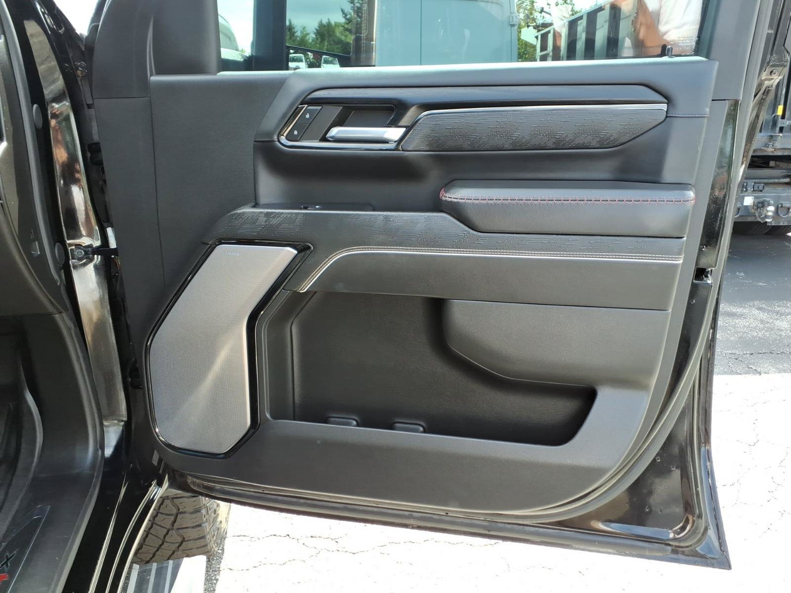 Used 2024 GMC Sierra 2500 AT4X AWD/4WD image 34