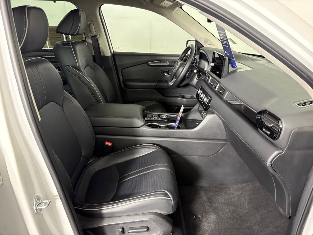 Used 2025 Honda Pilot Elite image 39