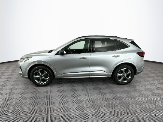 Certified 2024 Ford Escape ST-Line w/ Tech Pack #1 AWD/4WD image 7